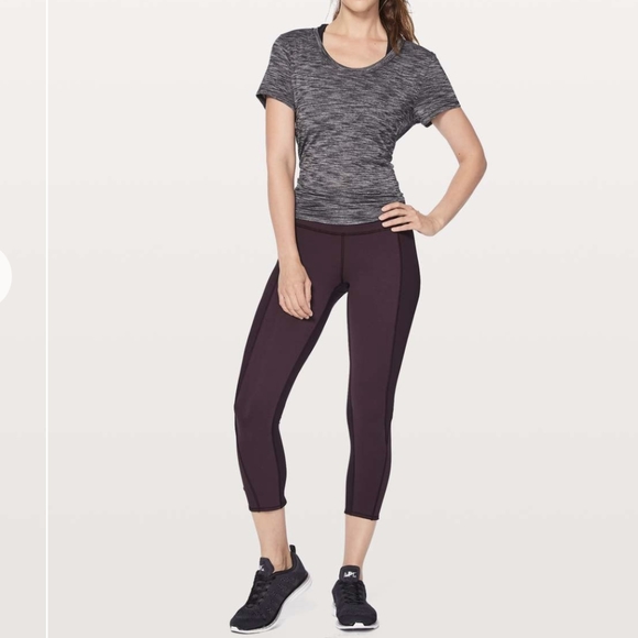 Lululemon, On Your Mark Crop, Size 6, Black Cherry - Picture 4 of 11
